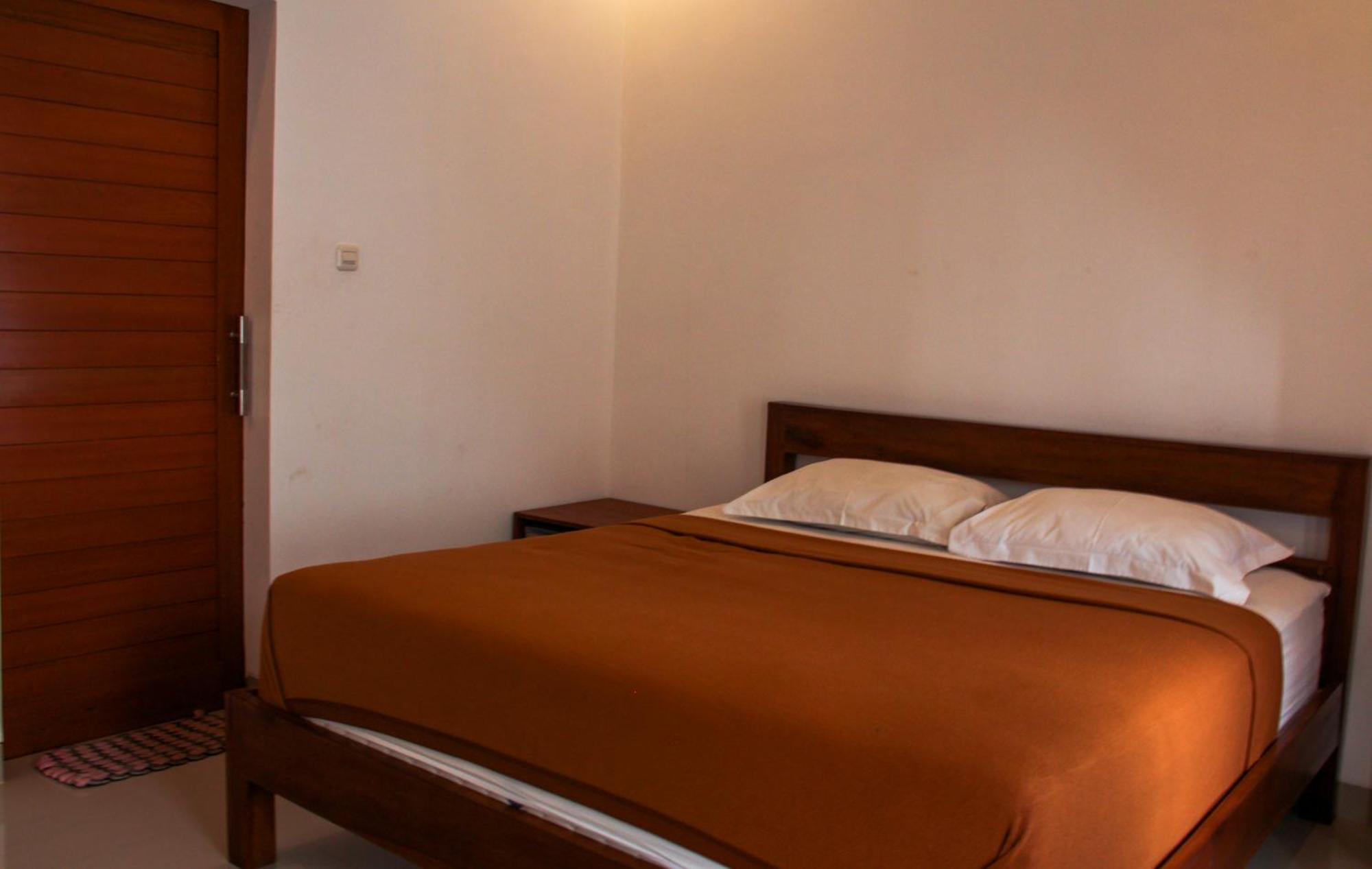 Nyoman Guesthouse Canggu Phòng bức ảnh