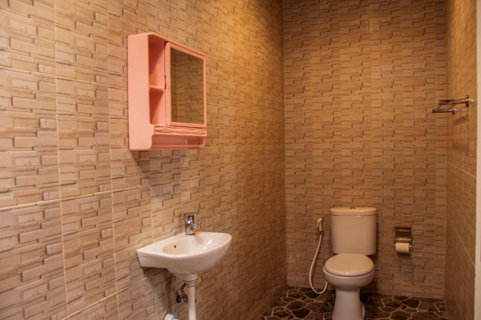 Nyoman Guesthouse Canggu Phòng bức ảnh