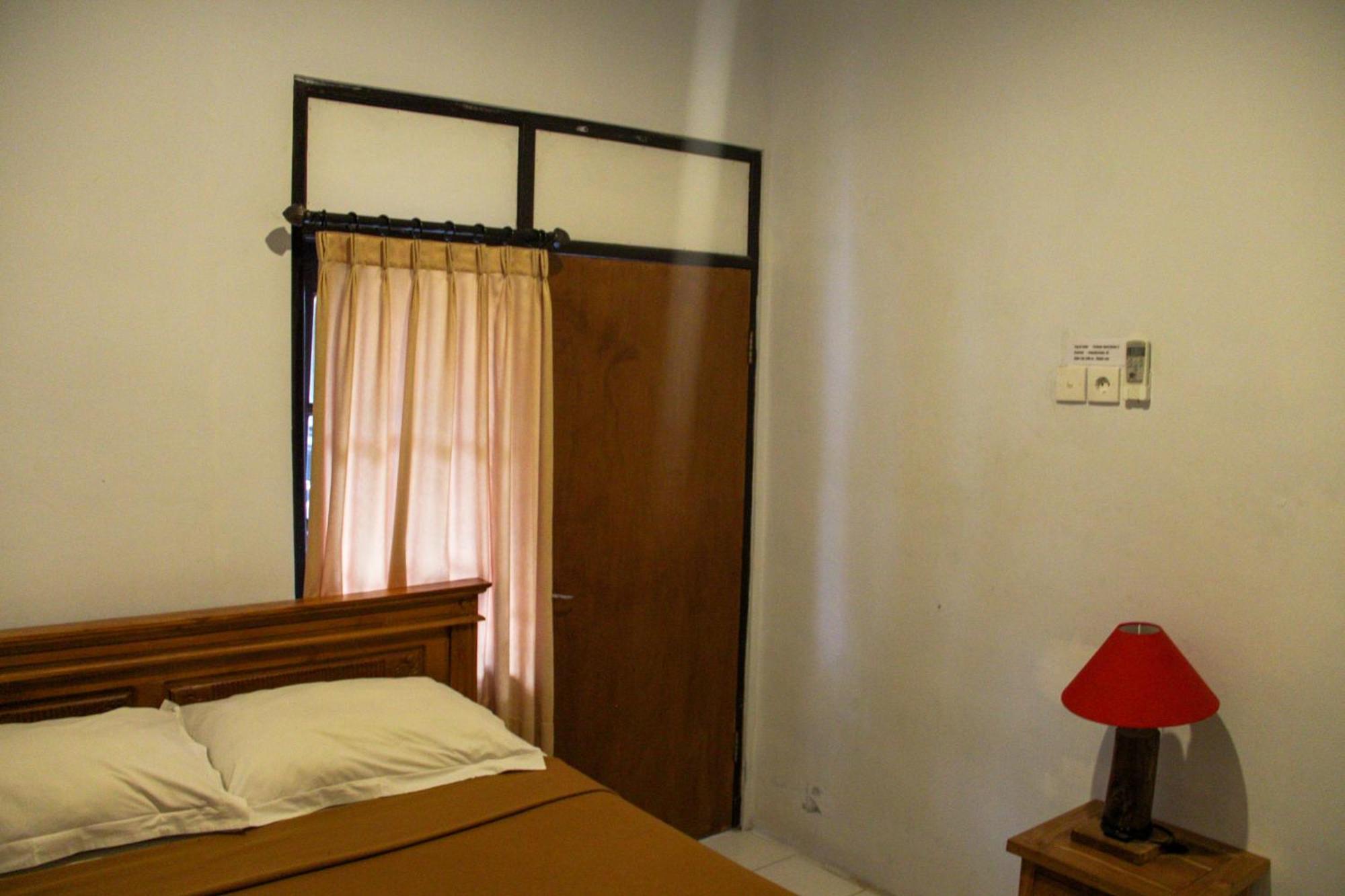 Nyoman Guesthouse Canggu Phòng bức ảnh